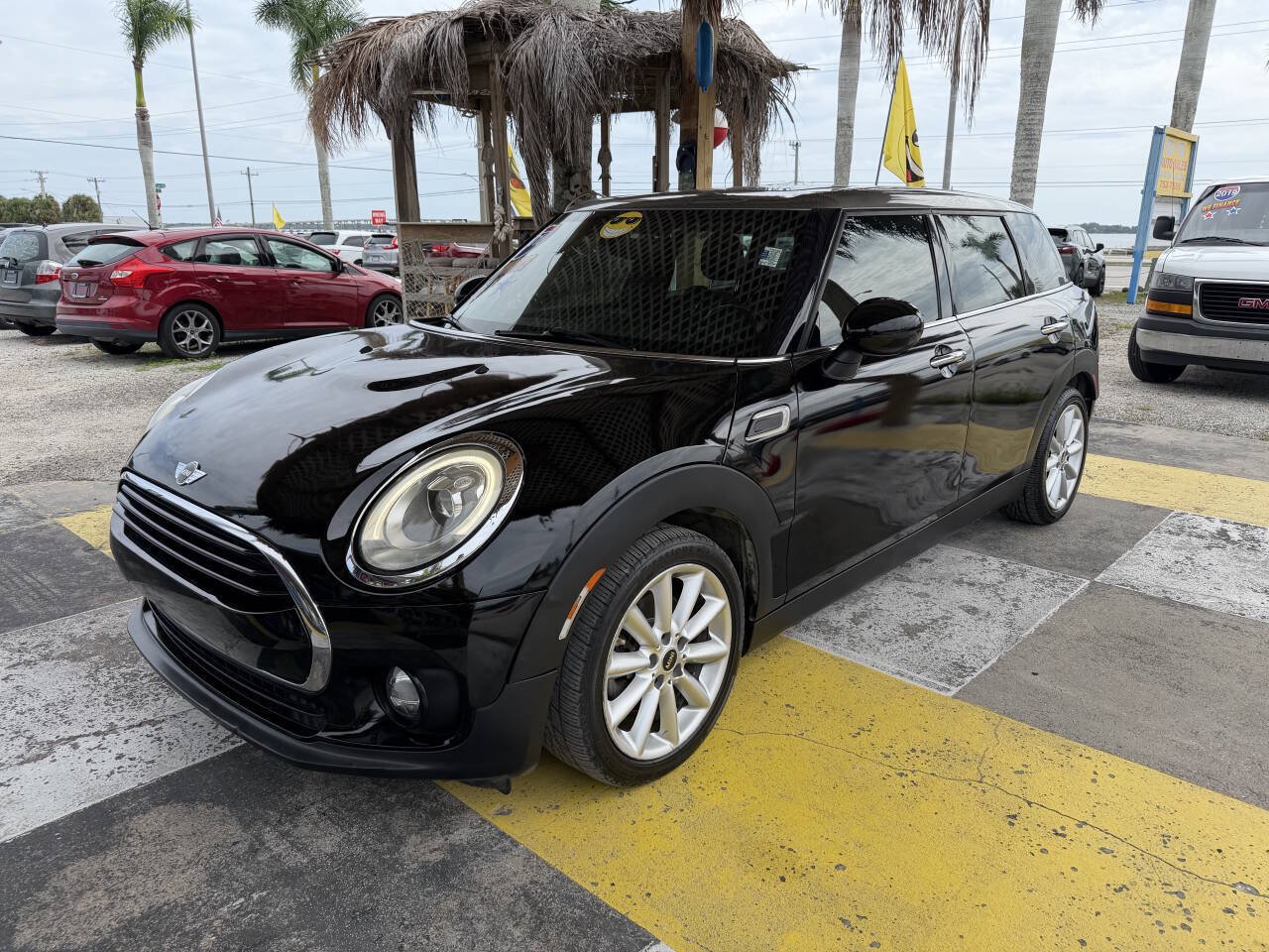 Used 2016 MINI Cooper Clubman FWD image 1