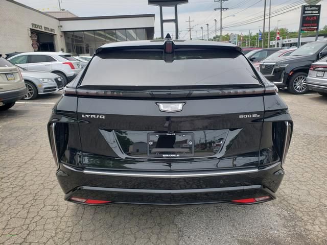 New 2025 Cadillac Lyriq Luxury w/ LPO, Floor Liner Package image 4