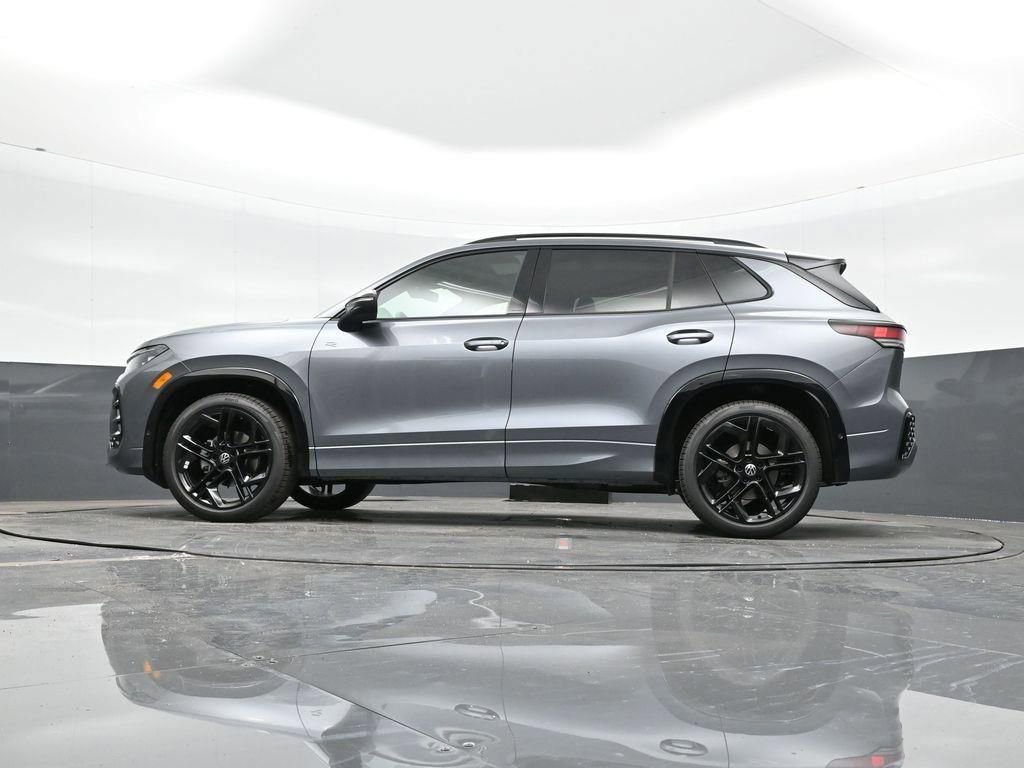 New 2026 Volkswagen Tiguan SE R-Line image 30