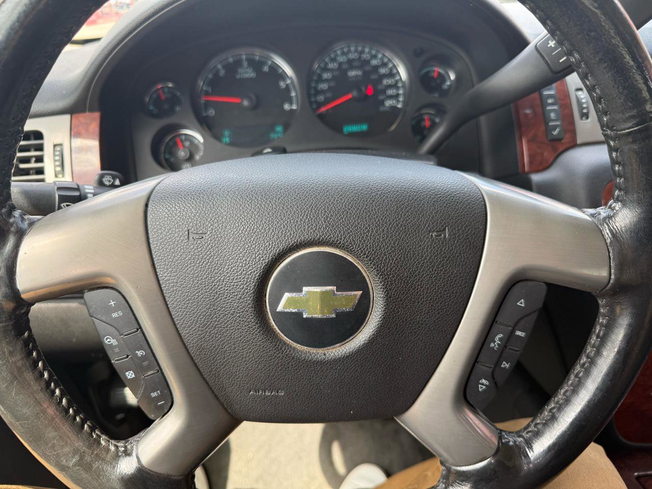 Used 2013 Chevrolet Avalanche LTZ AWD/4WD image 14