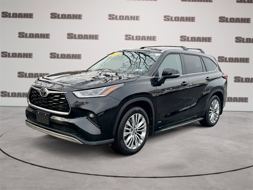 Used 2025 Toyota Highlander Platinum