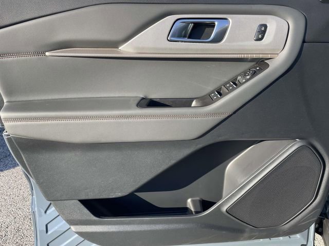 New 2026 Ford Explorer Active RWD image 19