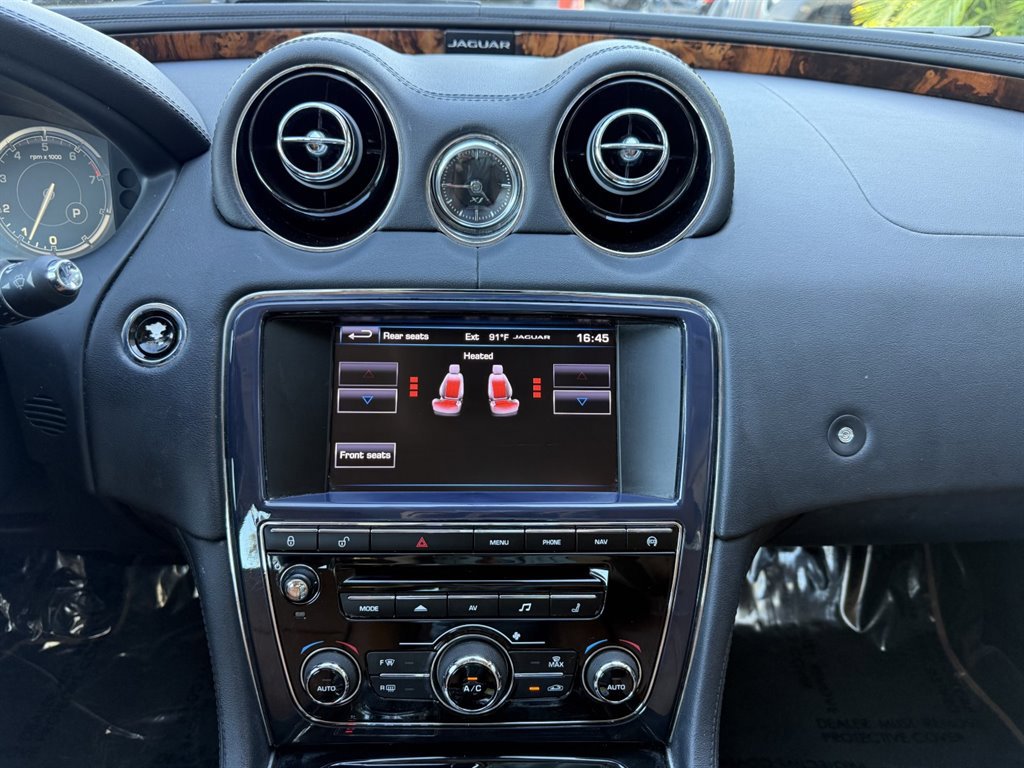 Used 2014 Jaguar XJ AWD image 28