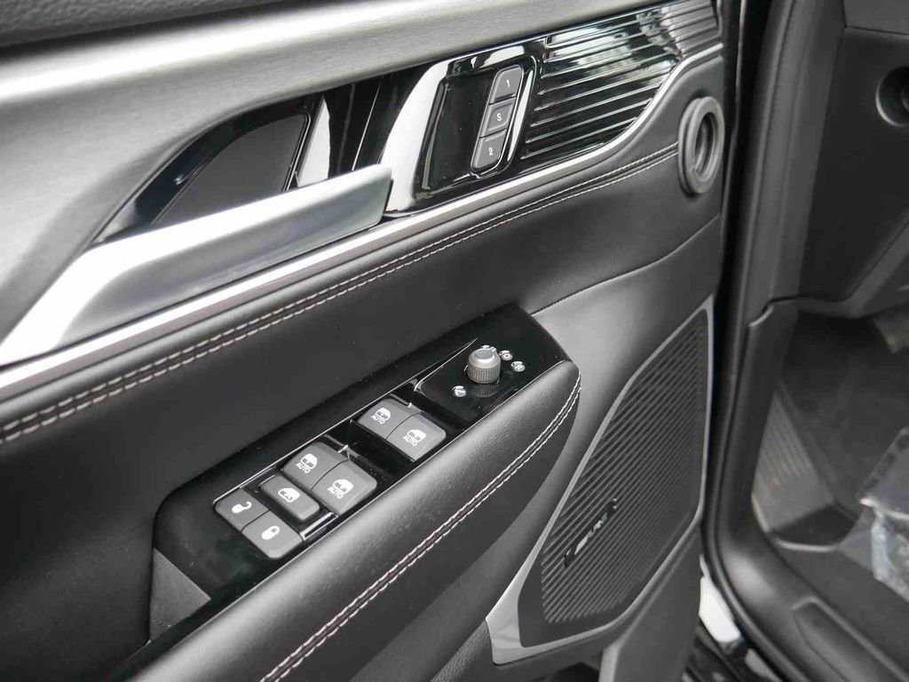 New 2025 Jeep Wagoneer L Series II w/ Convenience Group I image 24