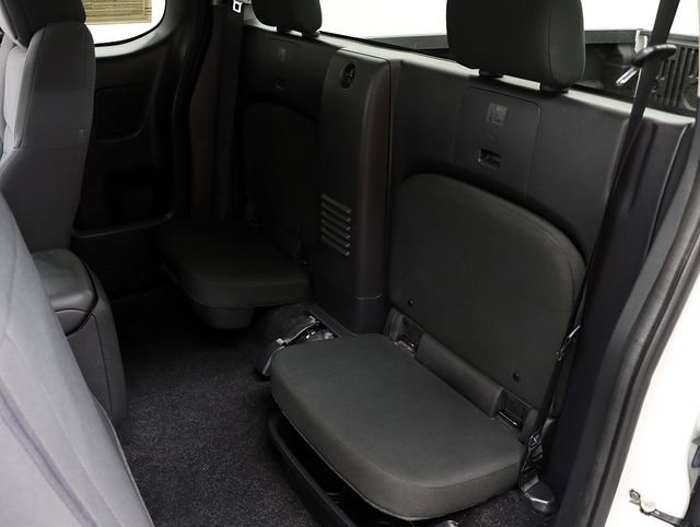 Used 2024 Nissan Frontier S w/ S Utility Package image 13