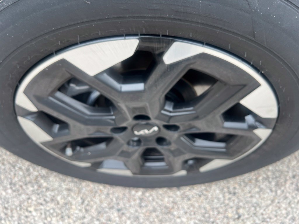 Certified 2024 Kia Sorento S FWD image 38