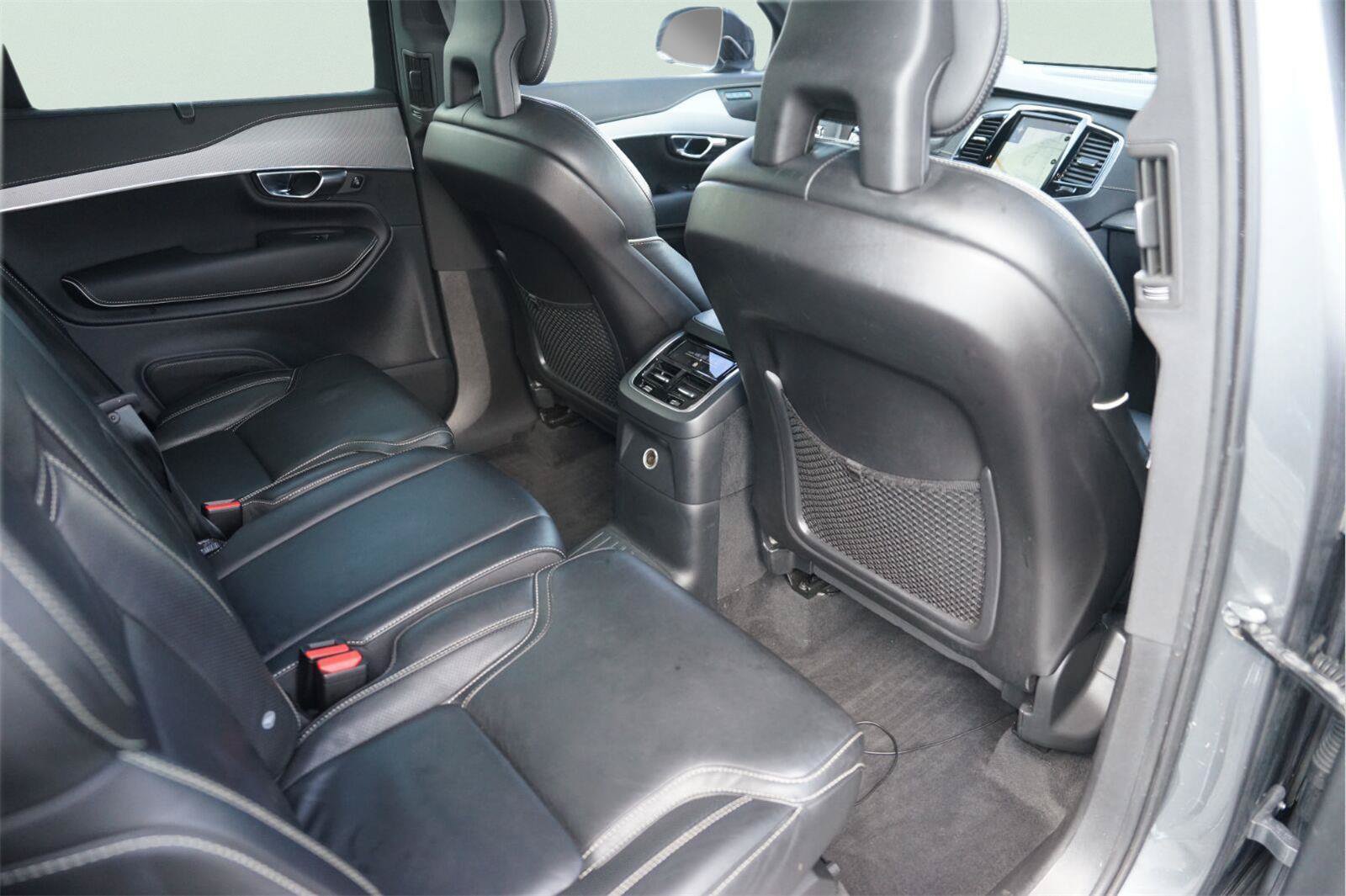 Used 2020 Volvo XC90 T8 R-Design w/ Protection Package Premier AWD/4WD image 17