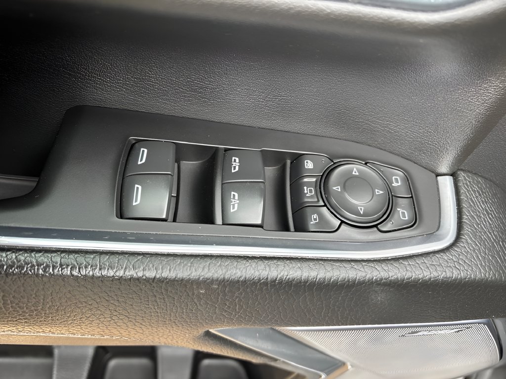 Used 2024 GMC Sierra 2500 Denali AWD/4WD image 10