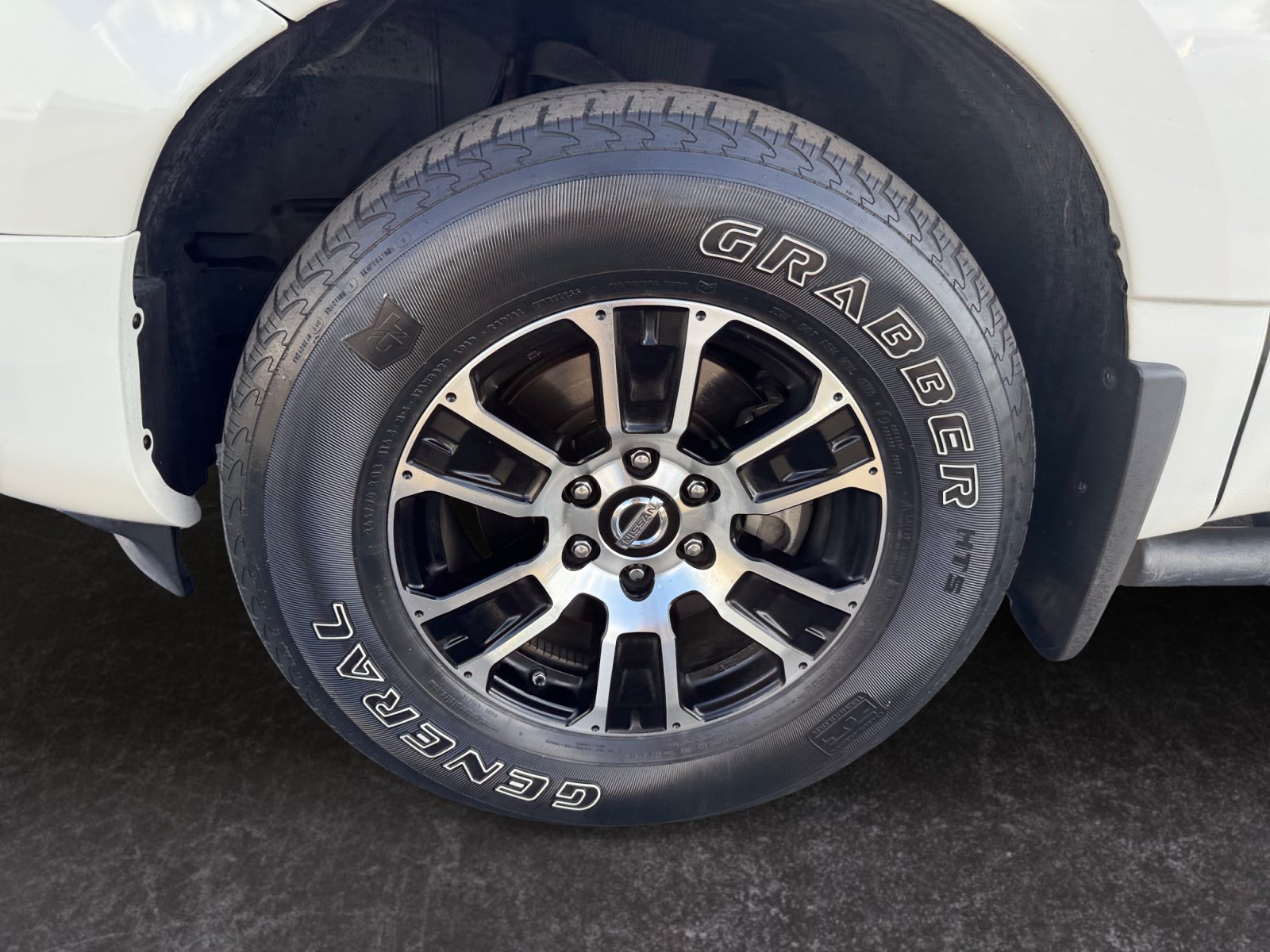Used 2021 Nissan Titan SV w/ SV Convenience Package AWD/4WD image 14