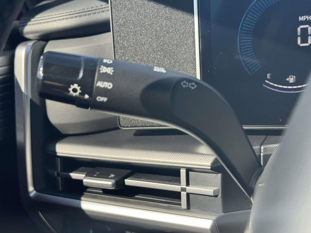 Used 2025 Hyundai Santa Fe SEL image 21