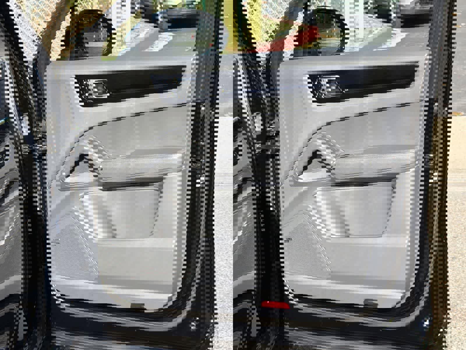 Used 2021 Porsche Cayenne Coupe image 31