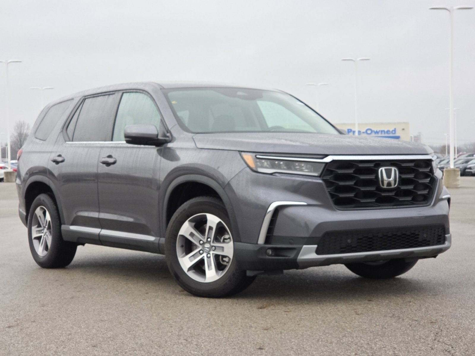 Used 2025 Honda Pilot EX-L image 2
