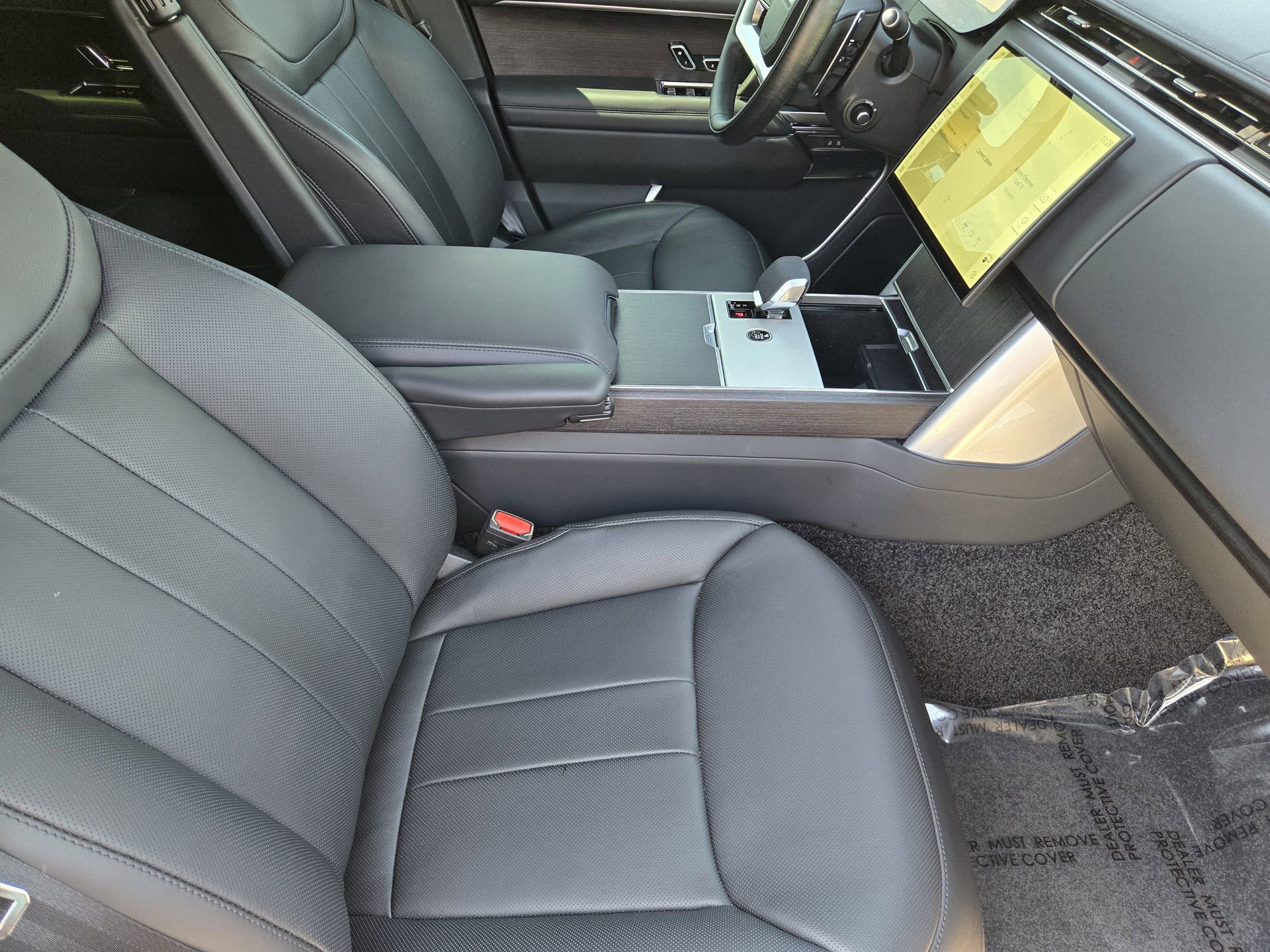 Used 2025 Land Rover Range Rover SE AWD/4WD image 13