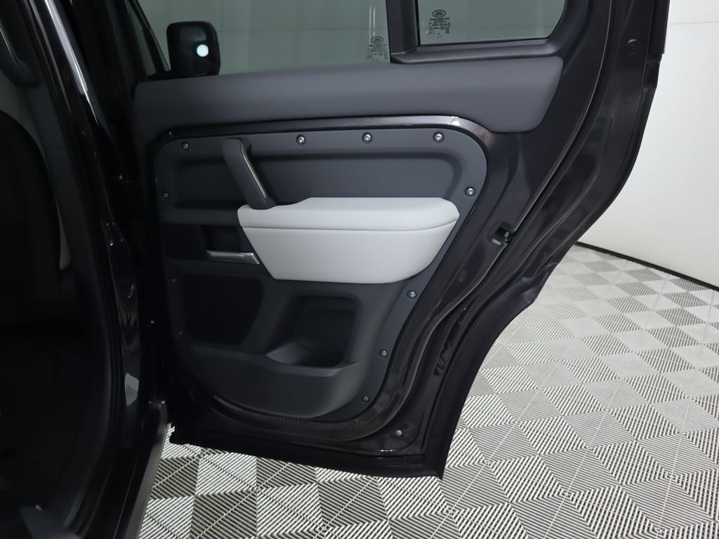 New 2026 Land Rover Defender 110 S image 27