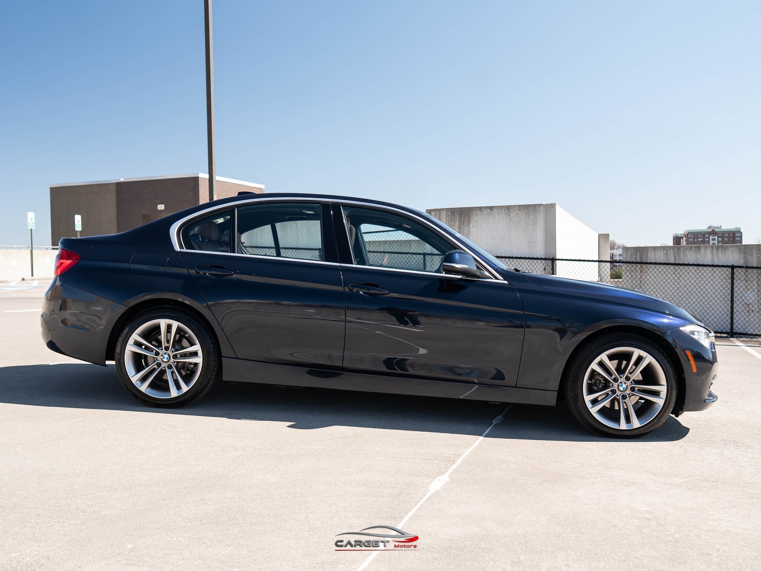 Used 2017 BMW 330i xDrive Sedan AWD/4WD image 8
