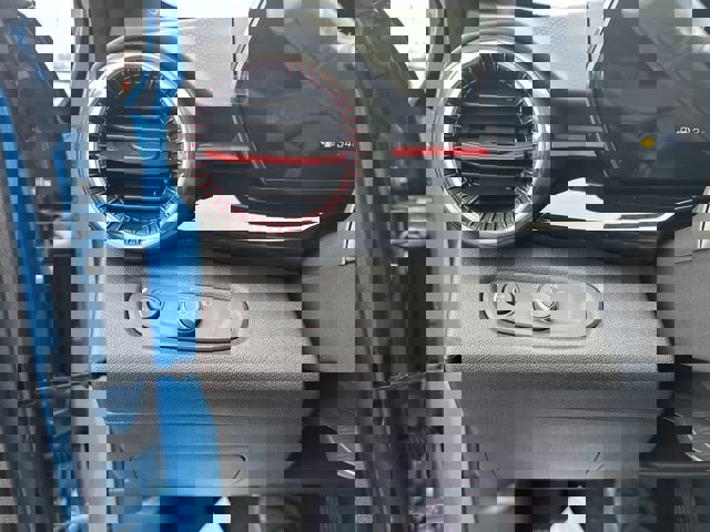 New 2026 Chevrolet Trax RS w/ Sunroof Package image 18