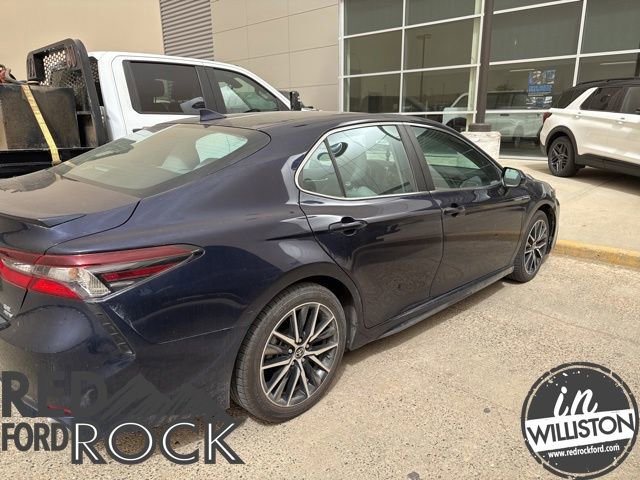 Used 2021 Toyota Camry SE AWD/4WD image 4