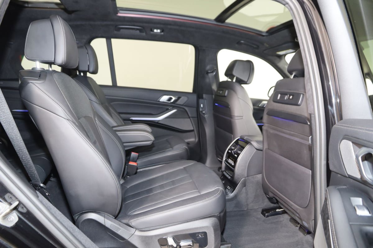 Used 2019 BMW X7 xDrive50i w/ M Sport Package AWD/4WD image 14