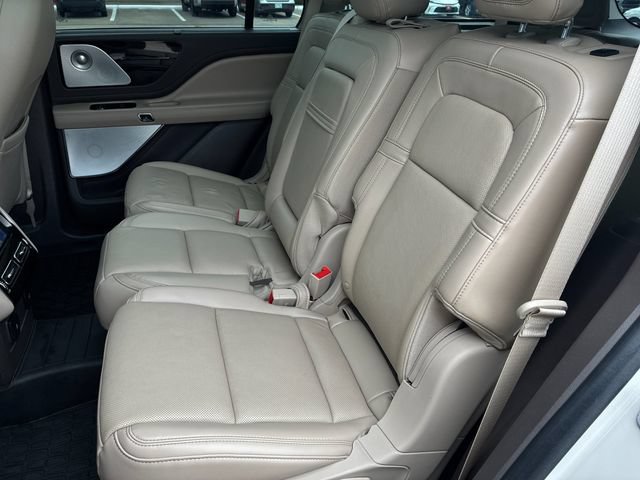 Used 2022 Lincoln Aviator Grand Touring w/ Equipment Group 301A AWD/4WD image 10