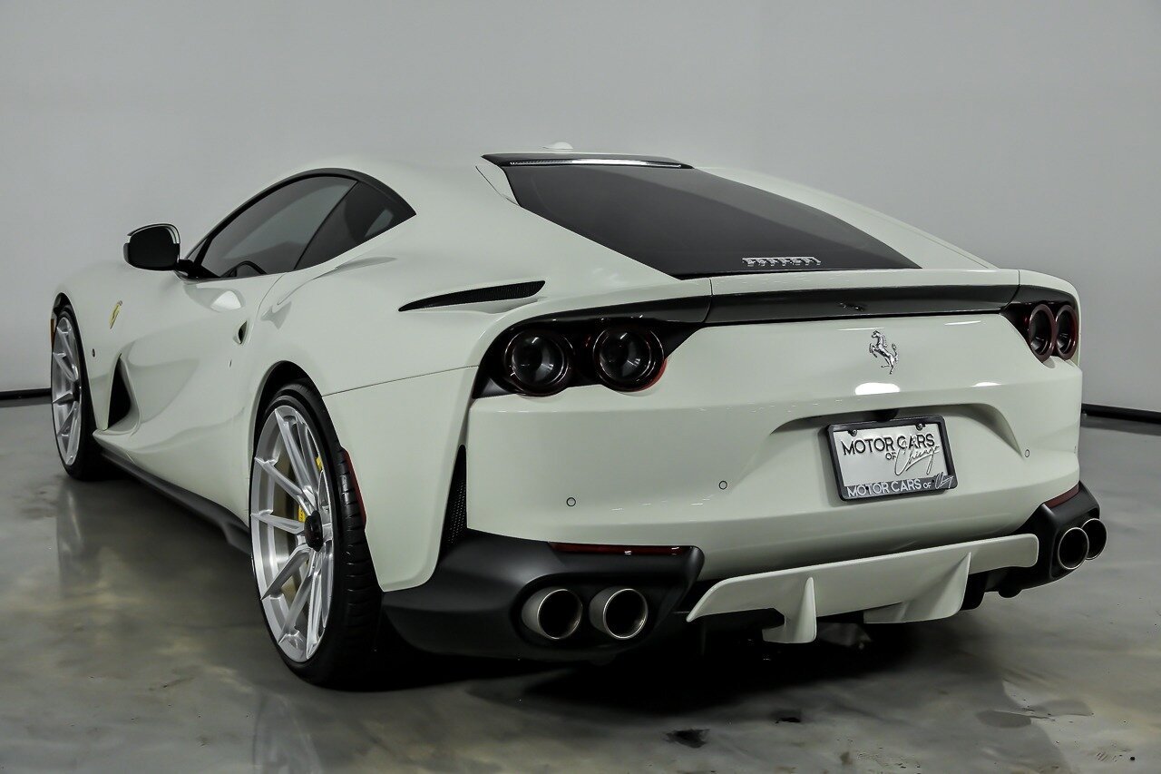 Used 2018 Ferrari 812 Superfast RWD image 10