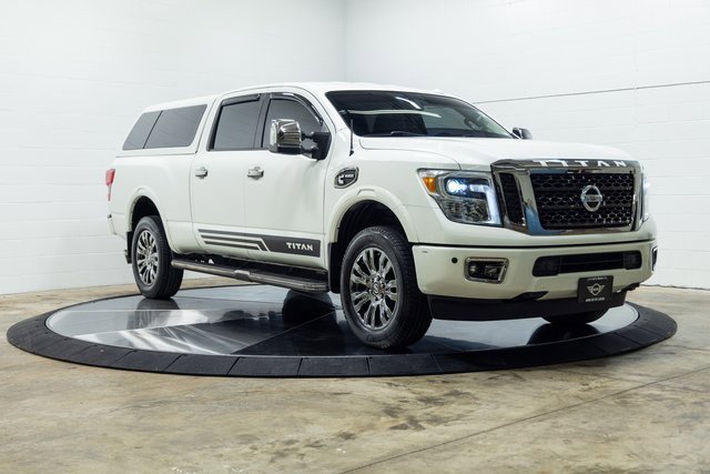 Used 2017 Nissan Titan Platinum Reserve image 4