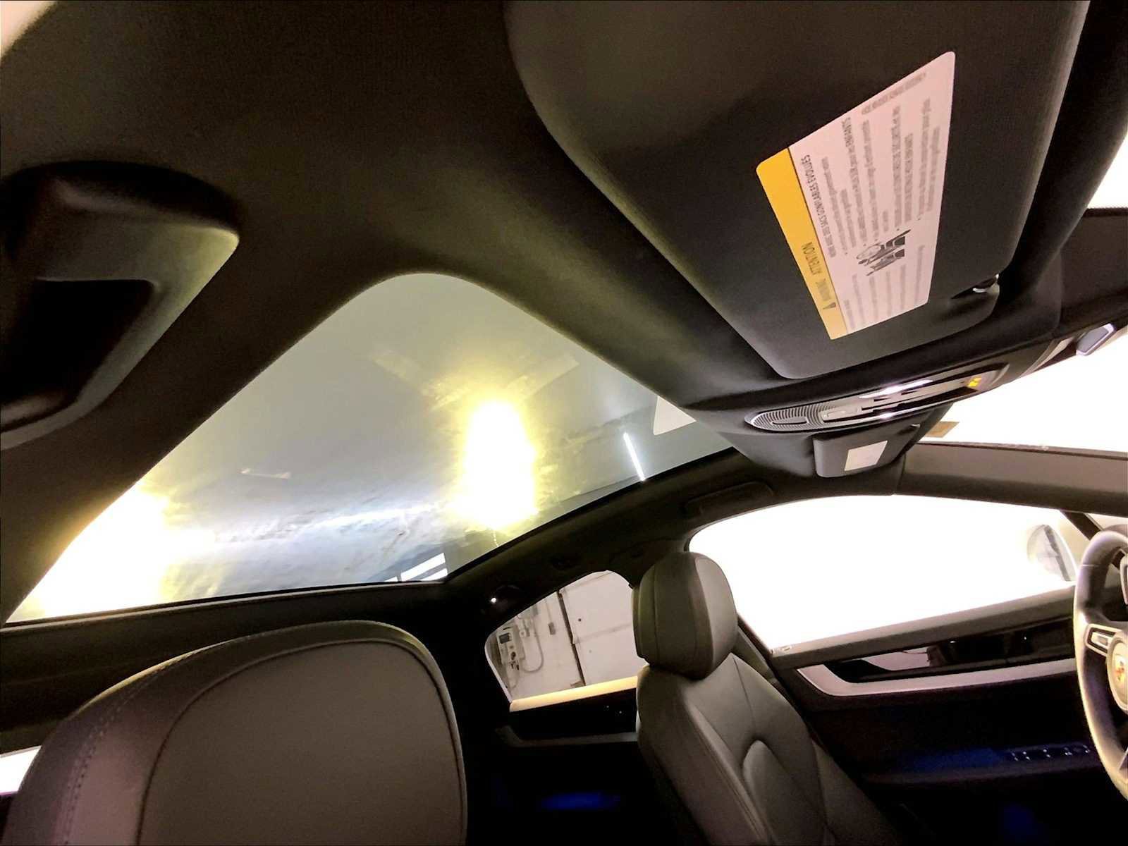 Certified 2024 Porsche Cayenne Coupe image 20