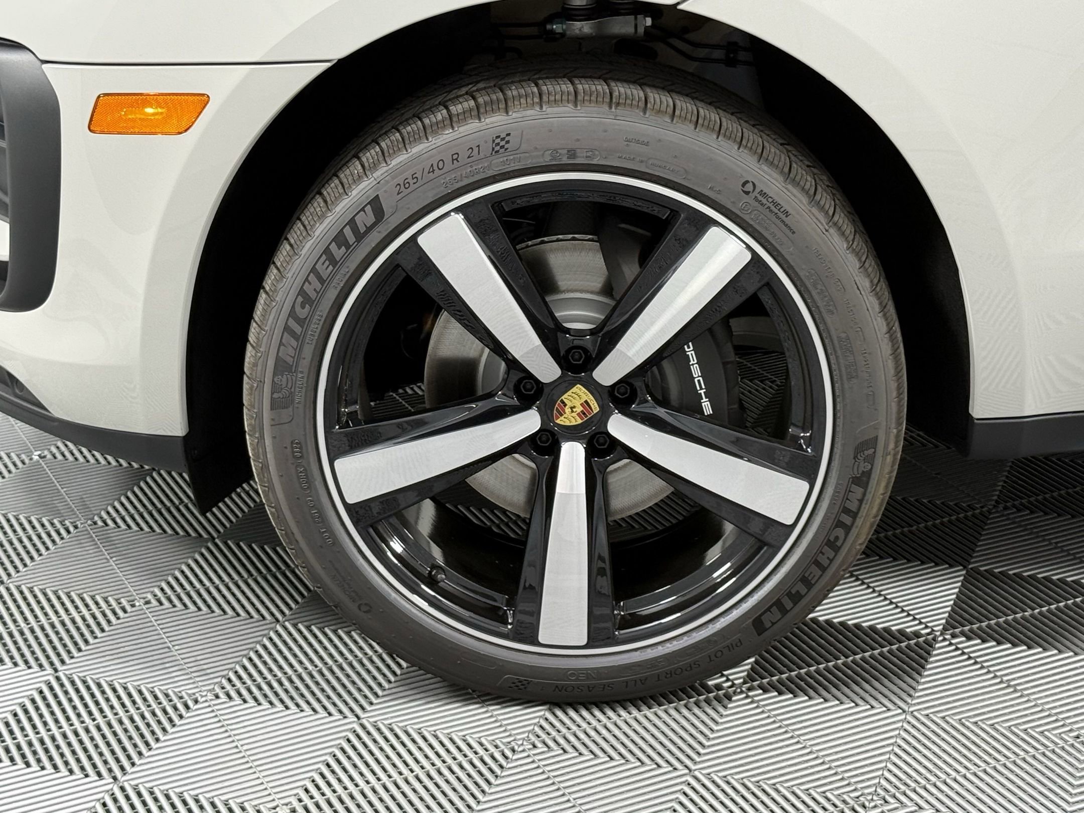 New 2025 Porsche Macan image 12