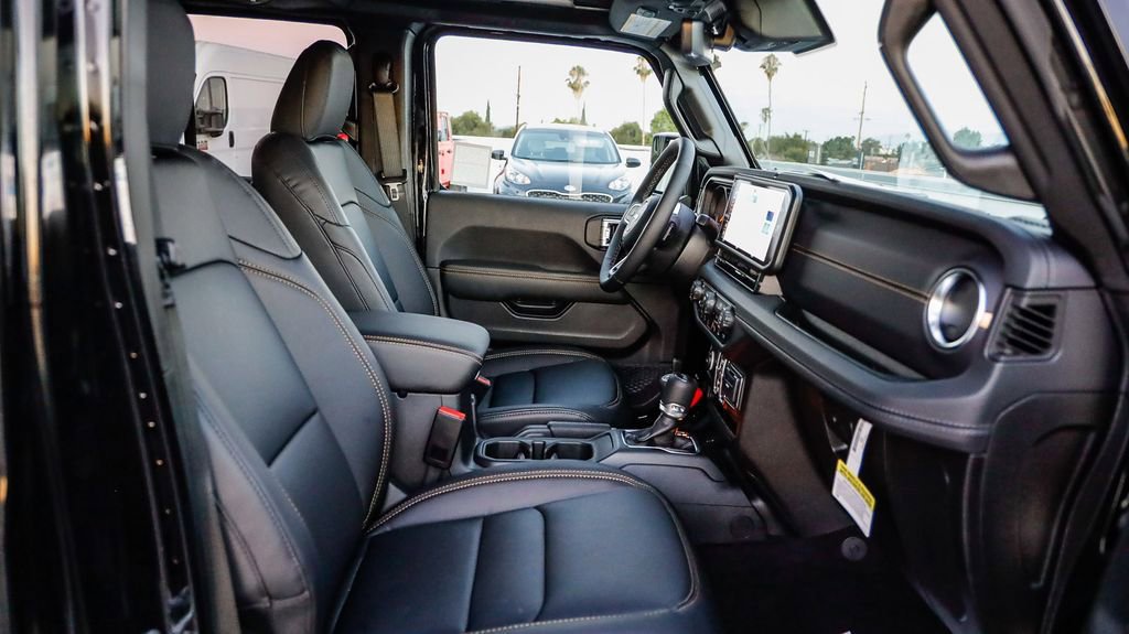 New 2025 Jeep Wrangler Sahara image 18
