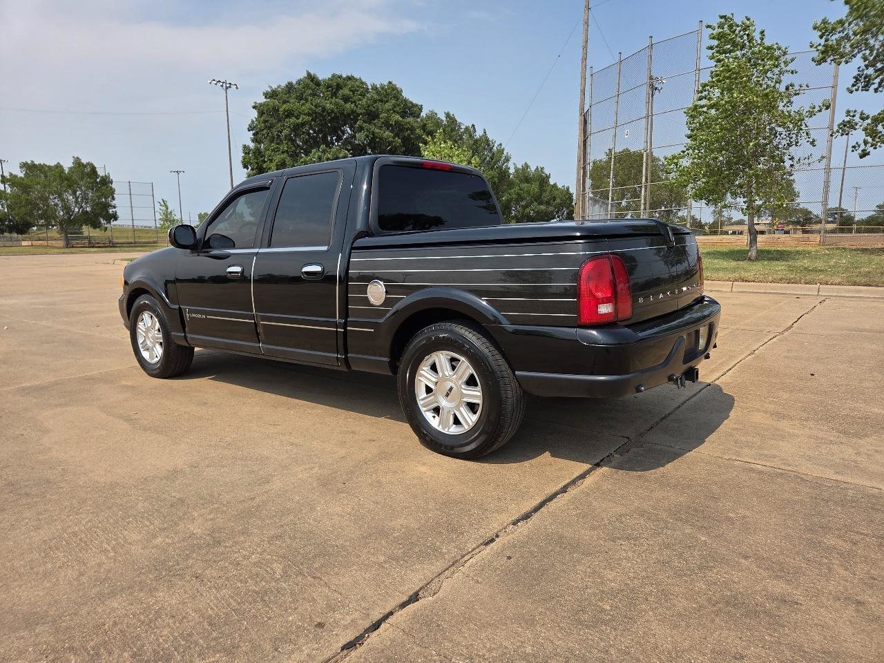 Used 2002 Lincoln Blackwood RWD image 6