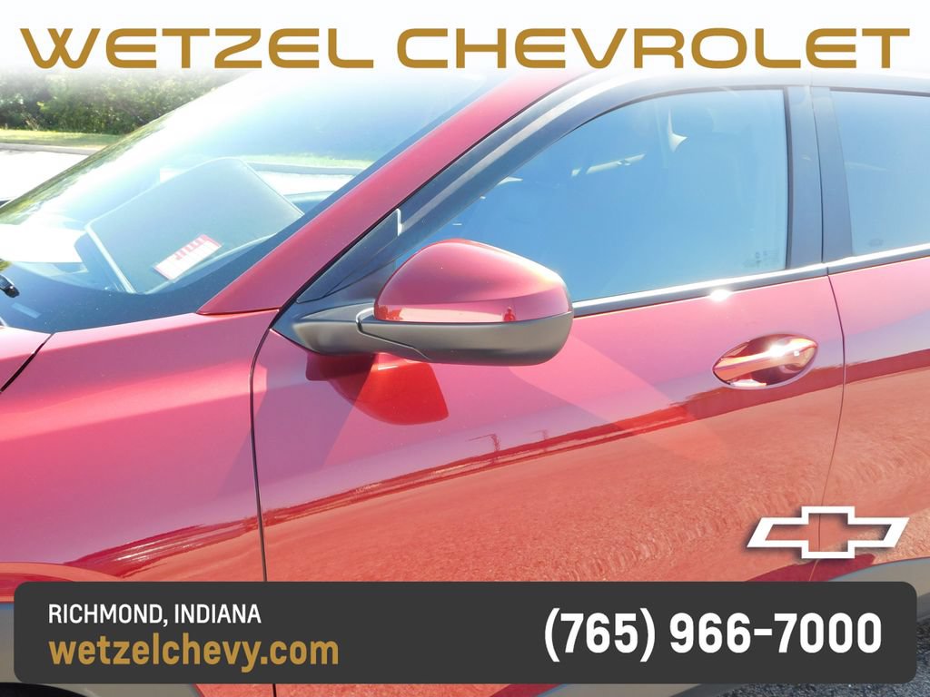 Used 2025 Chevrolet Trax LT w/ Driver Confidence Package FWD image 11