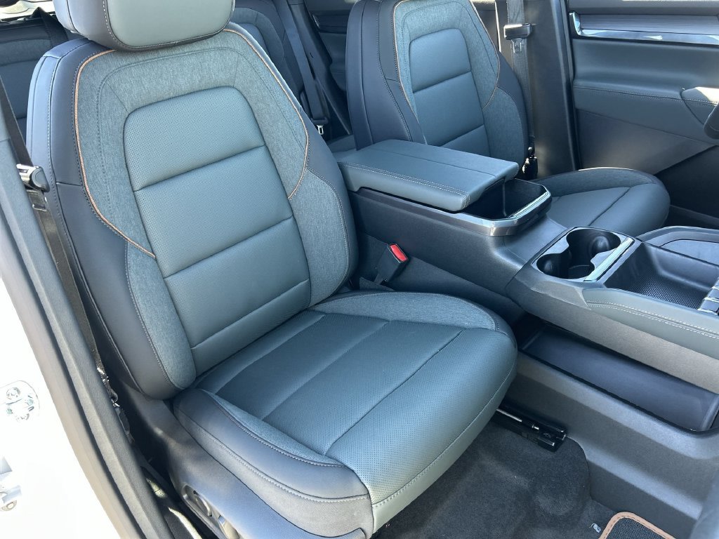 New 2027 GMC Terrain AT4 w/ Convenience Package III AWD/4WD image 28