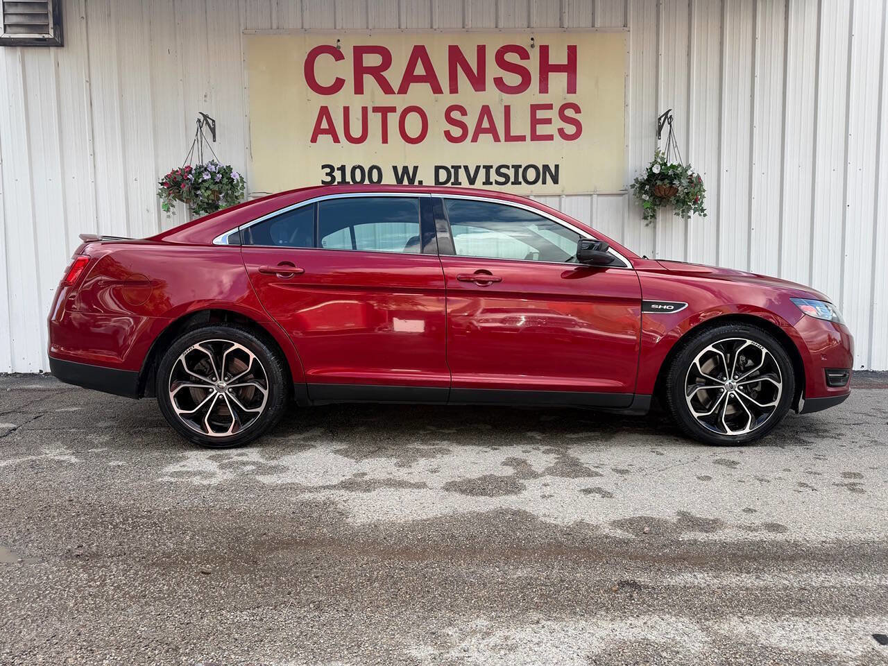 Used 2013 Ford Taurus SHO image 9