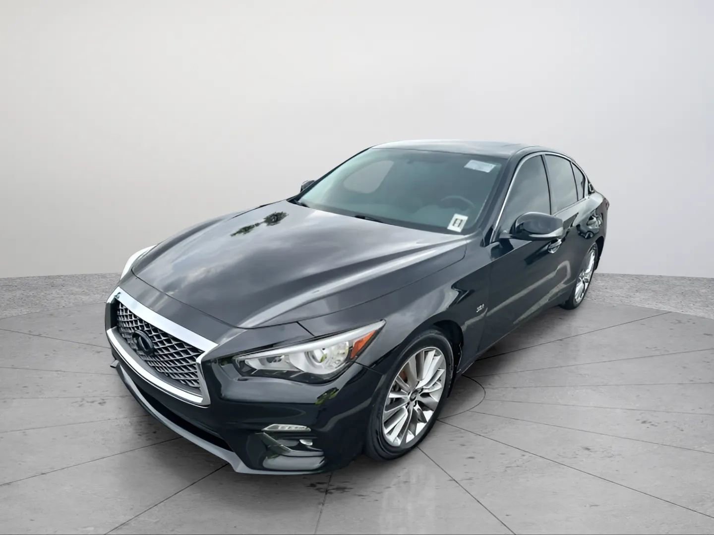 Used 2019 INFINITI Q50 Luxe RWD image 1