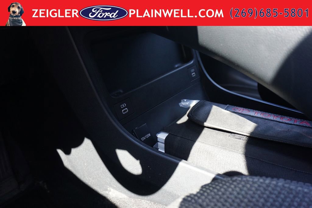 Used 2024 Toyota bZ4X FWD image 25