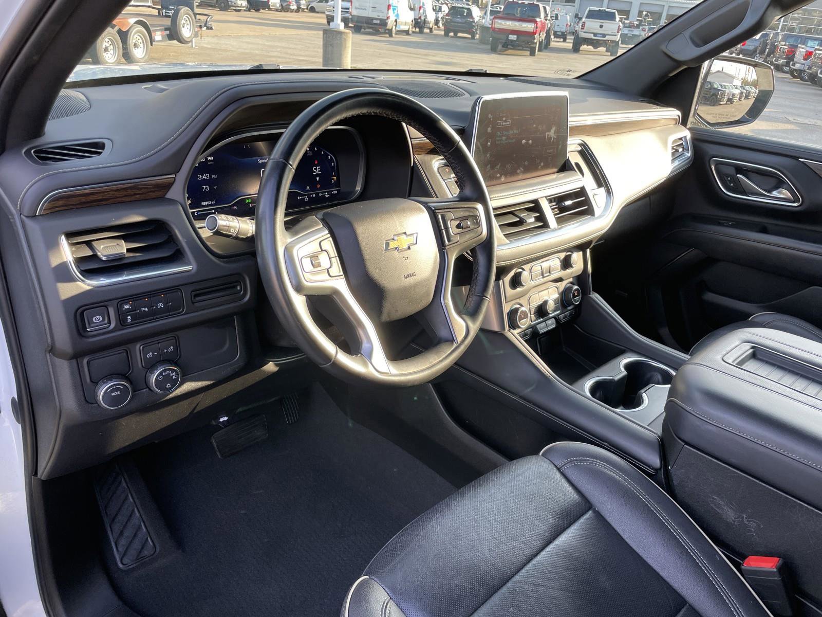 Used 2023 Chevrolet Suburban Premier image 12