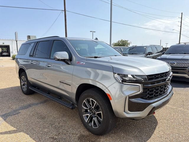 Used 2023 Chevrolet Suburban Z71 w/ Luxury Package AWD/4WD image 4