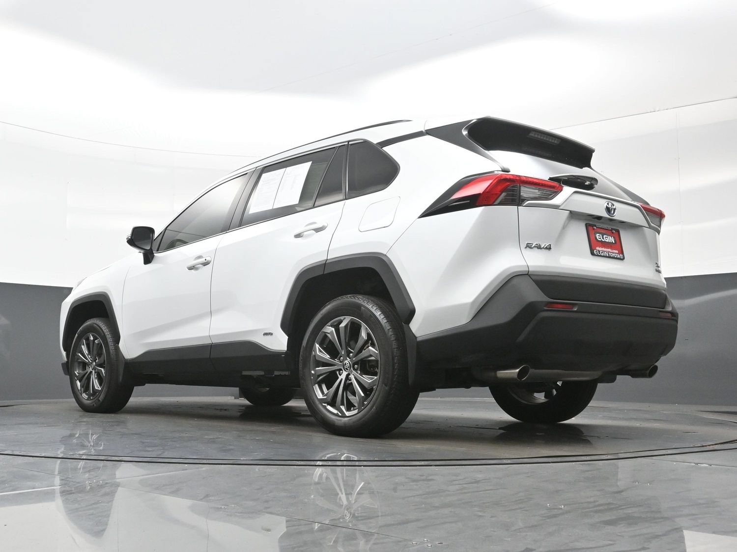 Used 2024 Toyota RAV4 XLE Premium w/ Weather Package AWD/4WD image 32