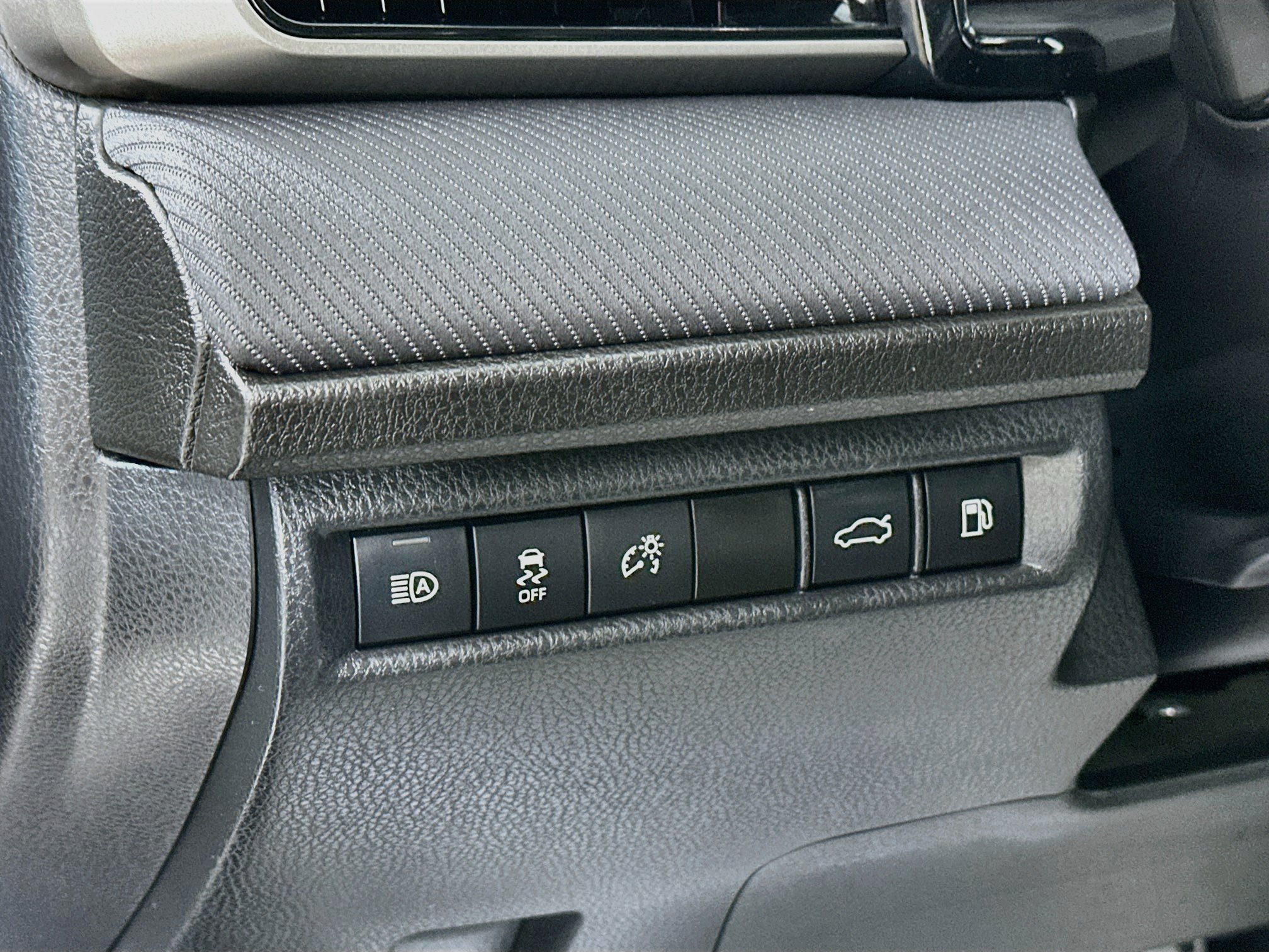 Certified 2025 Toyota Camry SE FWD image 10