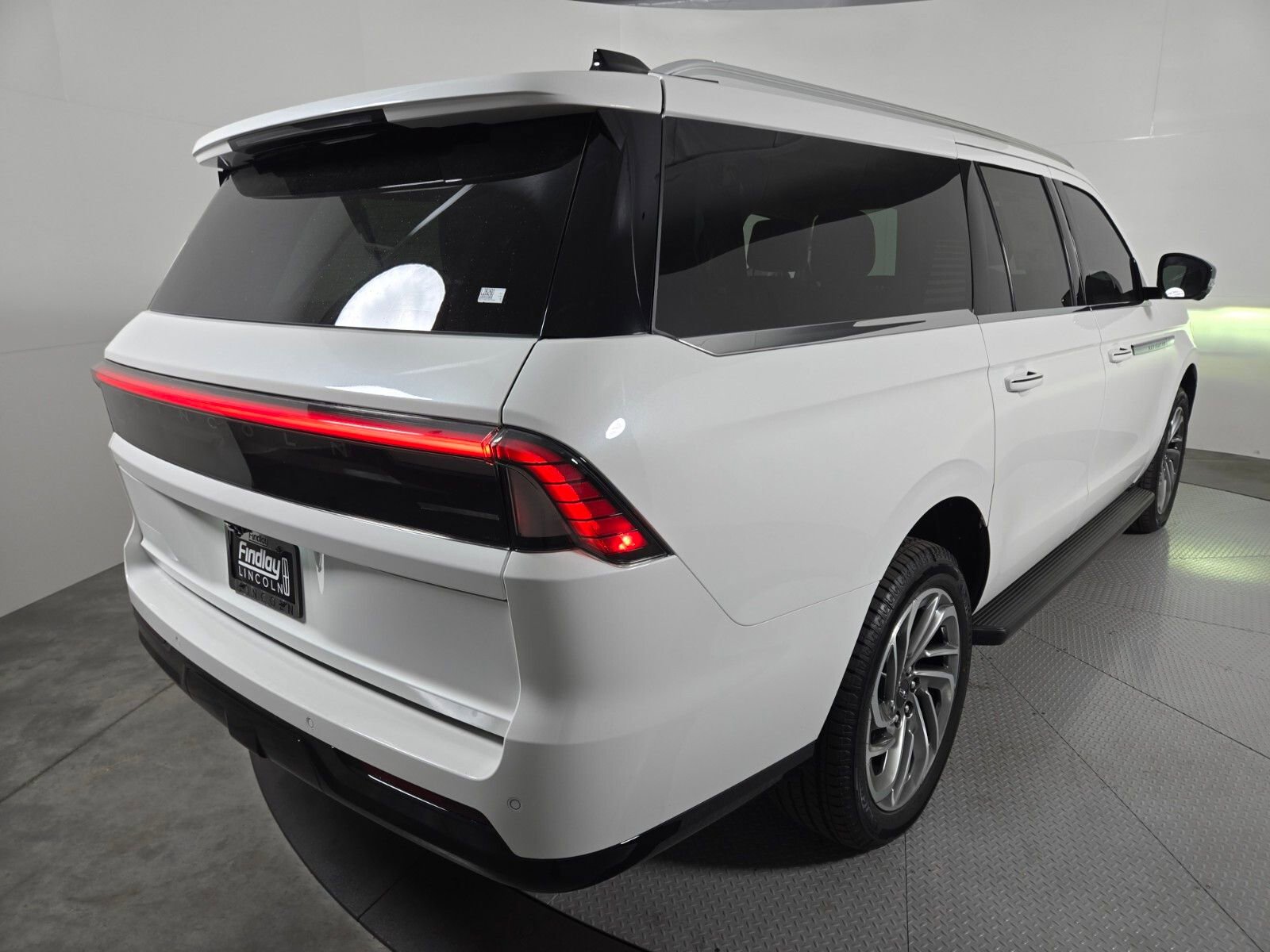 New 2026 Lincoln Navigator L Premier image 4