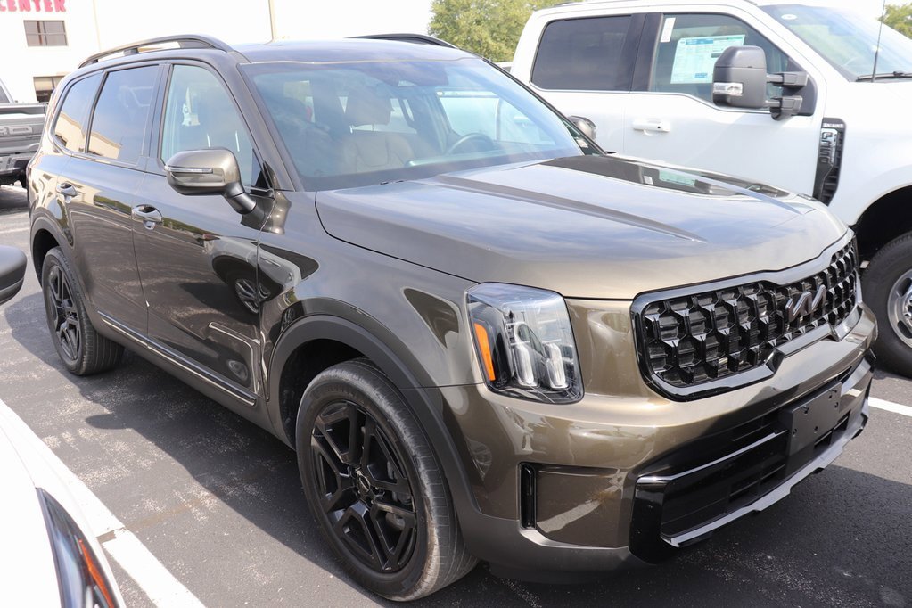 Used 2025 Kia Telluride EX X-Line image 2