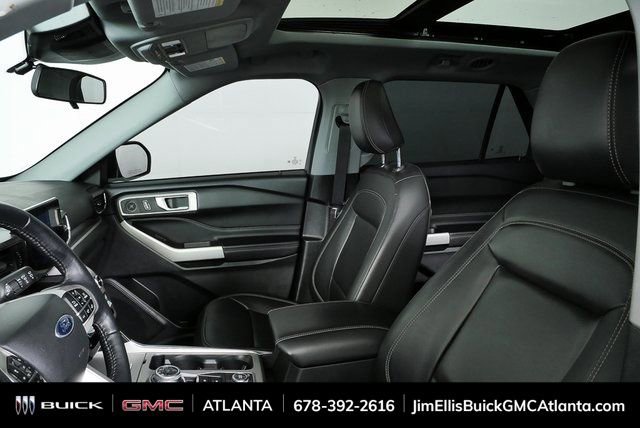 Used 2022 Ford Explorer XLT w/ Equipment Group 202A image 6