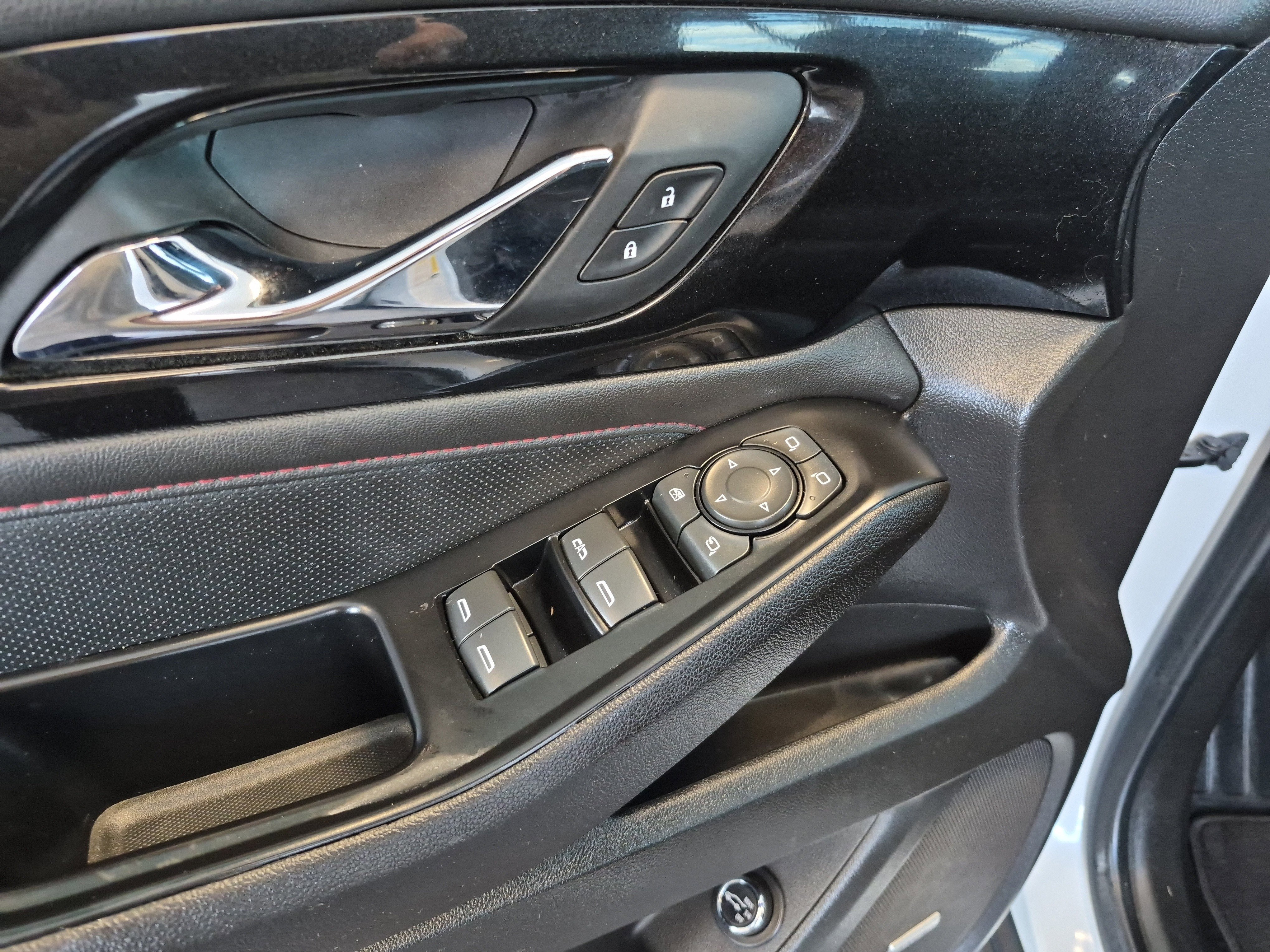 Used 2023 Chevrolet Traverse RS image 10