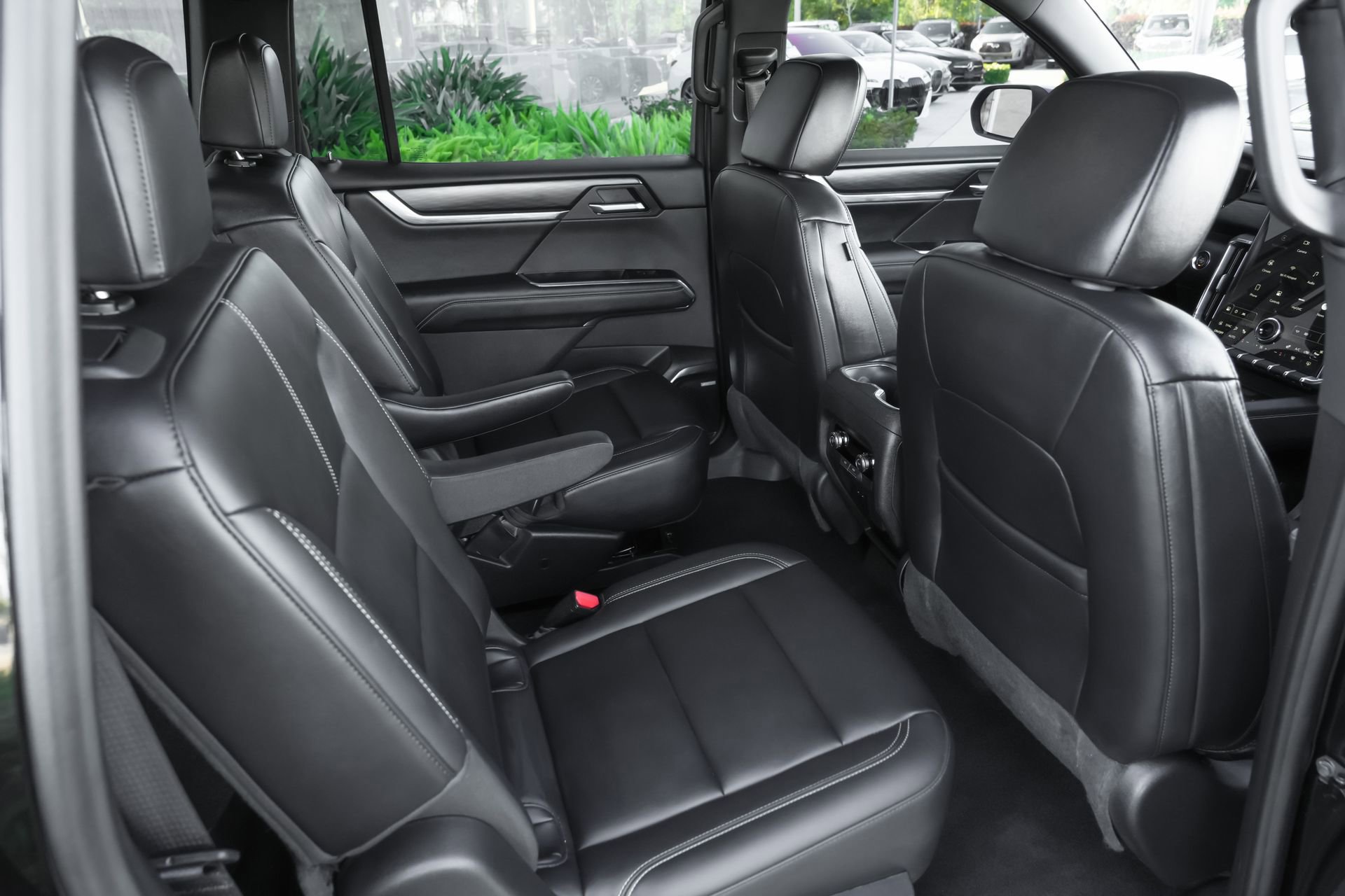 Used 2024 GMC Acadia Elevation image 37