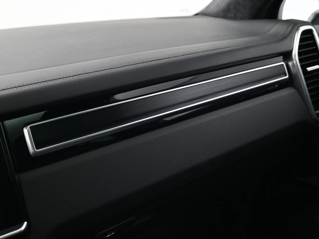 Certified 2023 Porsche Cayenne GTS image 23