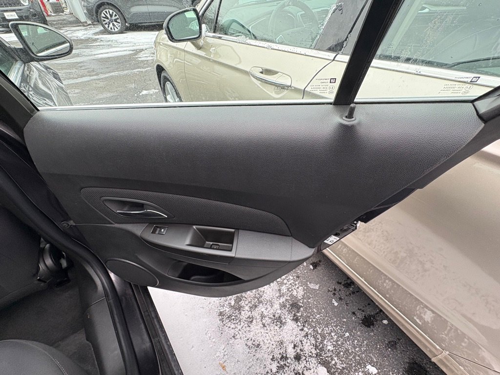 Used 2015 Chevrolet Cruze LT w/ Technology Package image 13