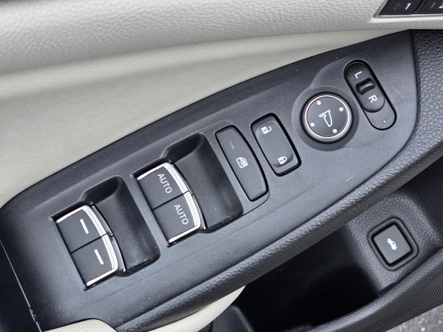 Used 2018 Honda Accord Touring image 17