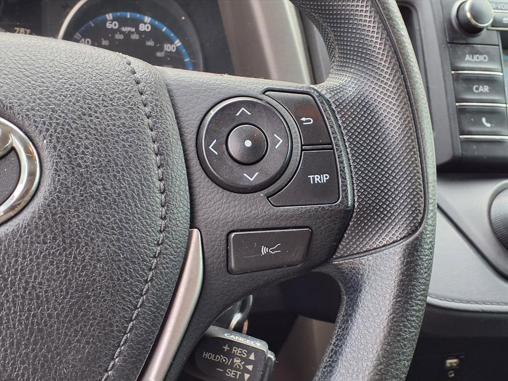 Used 2018 Toyota RAV4 LE image 15