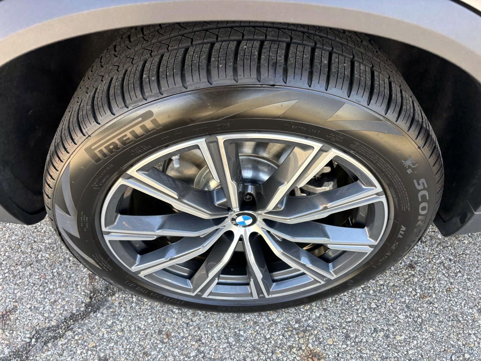 Used 2025 BMW X5 xDrive40i w/ Parking Assistance Package image 10