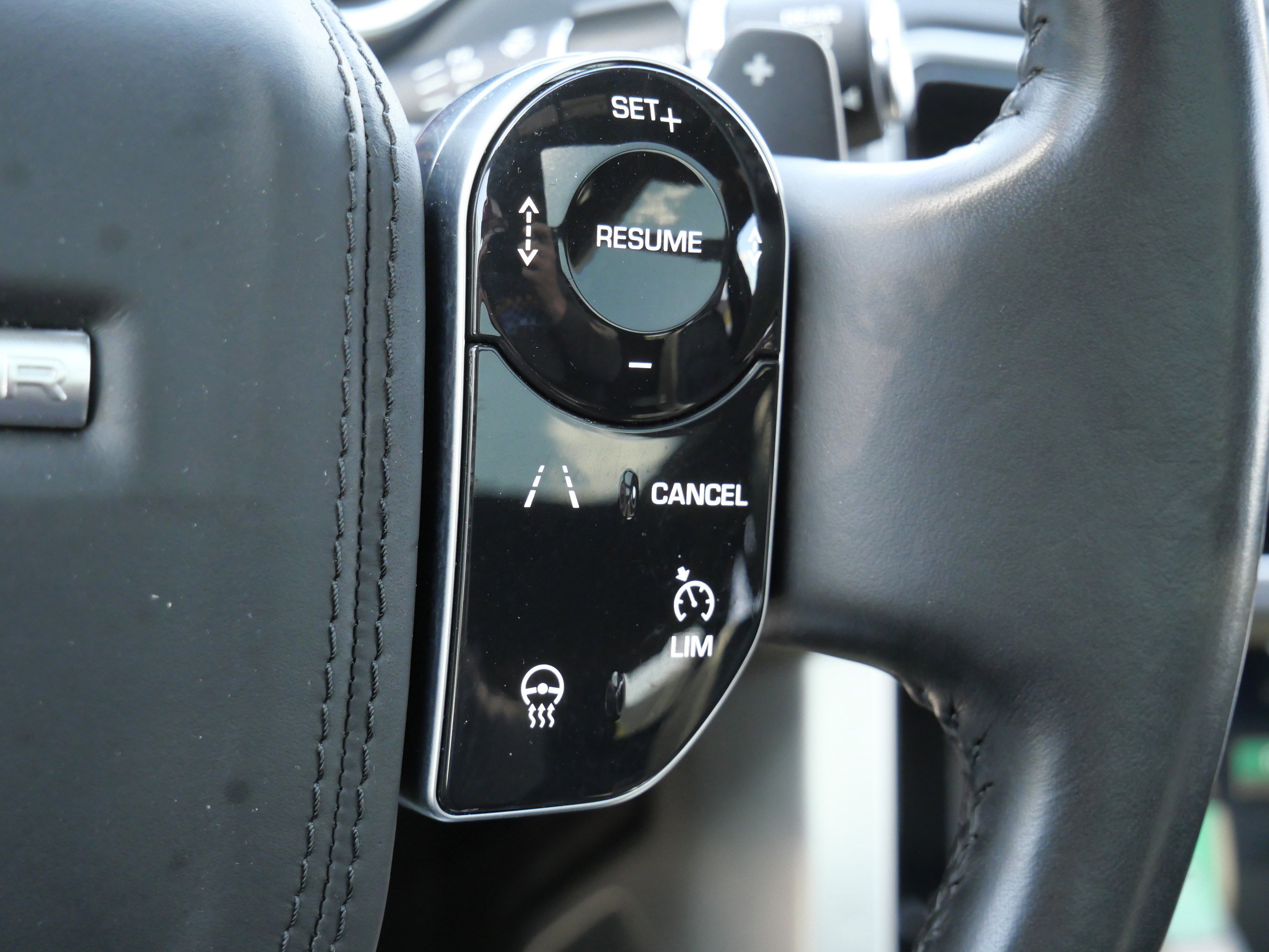 Used 2020 Land Rover Range Rover HSE AWD/4WD image 25
