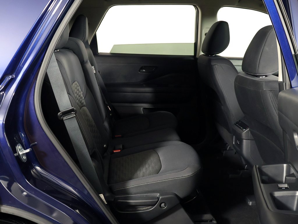 Used 2024 Nissan Pathfinder SV image 30